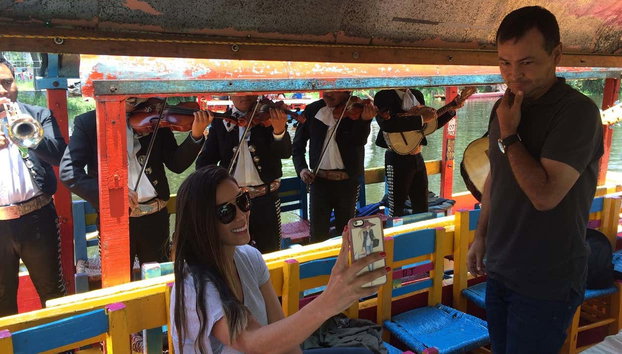 Visite dans Coyoacán + Balade en trajinera à Xochimilco + Balade à cheval - Photo 3, Balade en trajinera avec musique mariachi