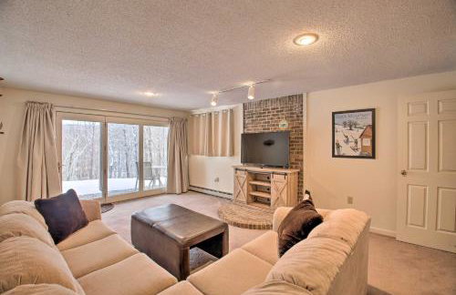 Spacious Ski-inandOut Black Mountain Home with Deck! - Foto 31