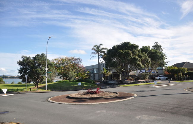 Ocean Breeze Hotel - Photo 38