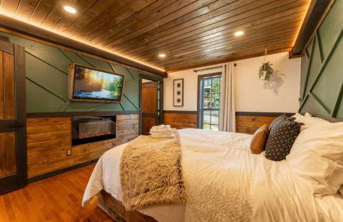 Mountain High Cabin with hot tub fire pit & indoor pool - Foto 12