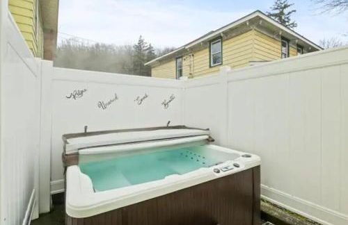 Walk to State park, 6bed,Hot tub & Game room - Foto 41