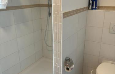 schöne Einliegerwohnung mit Stellplatz - Foto 8