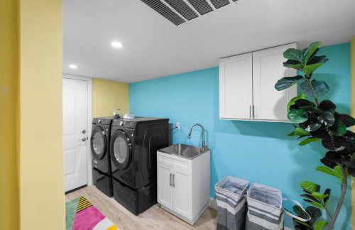 Pink Pony Villa - Waterfront Escape with Pool & Themed Rooms - Foto 30