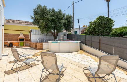 Bright 3BDR House with Pool by Lovelystay - Foto 26