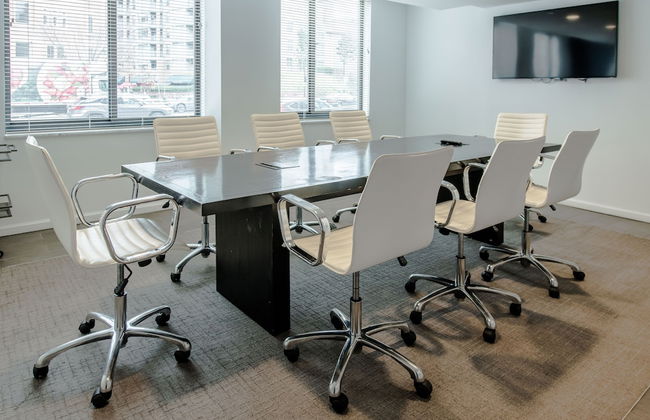 2500 Penn, a Placemakr Experience - Photo 19