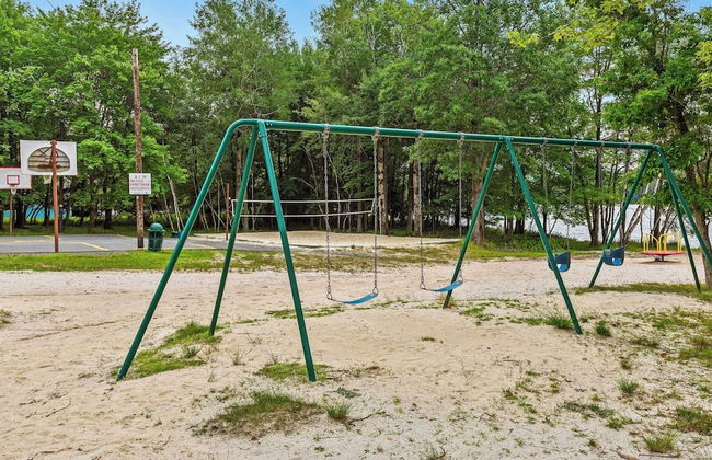 The Nest at Brier Crest by Avantstay Game Room, Expansive Deck & Fire Pit - Photo 45