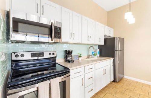 Diamond Head and Partial Ocean views with 2 Beds and Parking - Foto 8