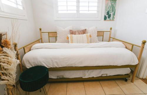 LA Karaoke Fire Pit Ping-Pong Cowboy Pool - Foto 11