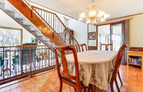 Love Lake Retreat with Hot Tub in New Richmond! - Foto 9