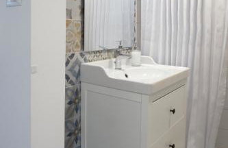 Plaza Suites - Photo 25