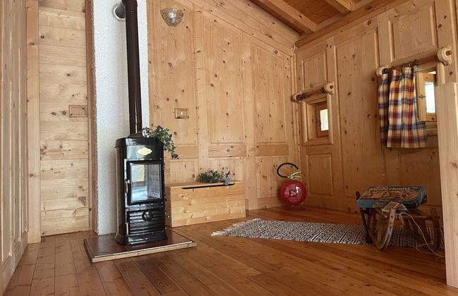 Belvilla by OYO Hilltop Chalet in Lamon With Views - Foto 35