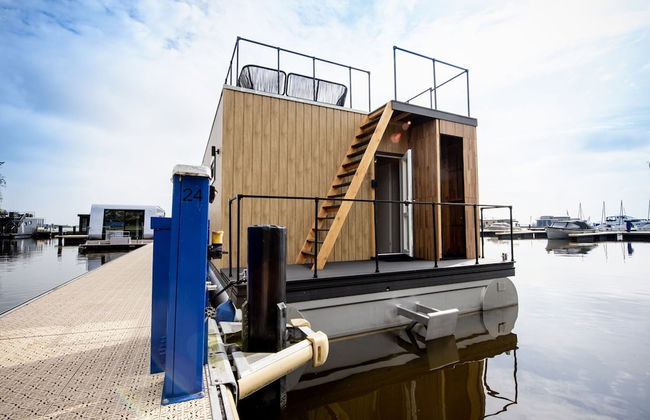 Modern Houseboat With View of the Lake - Foto 29