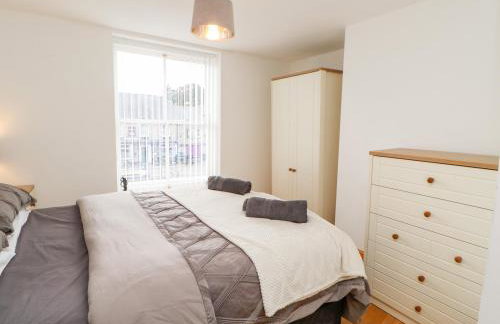 Flat Above 27 - Photo 13