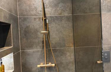 Studio 8 black & Yellow Urban Apartment City Center - Foto 16