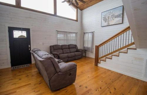 Ozark Escape - Hot Tub Mountain Views and Near Buffalo River - Photo 18