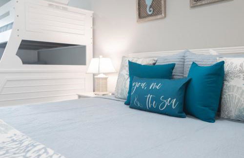 Beach Getaway for 15 A Few Steps from the Sand - Foto 38