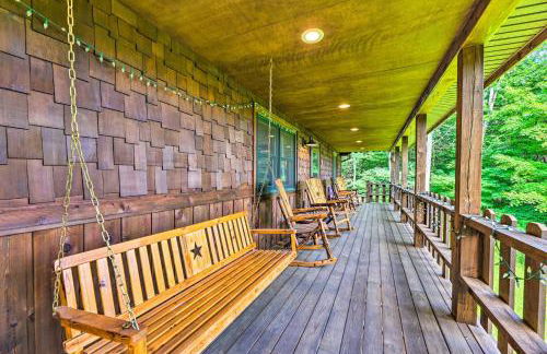 Slaty Fork Escape with Mountain View and Hot Tub! - Foto 27