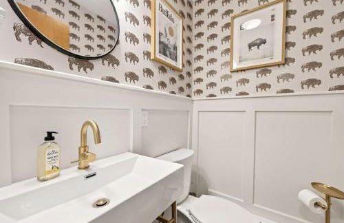 Updated 3BR Townhome Across From Holiday Valley - Foto 17