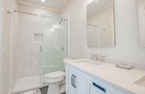 NEW LISTING Six Bedrooms - Private Dock - Steps to the Beach - Sleeps 14 - Foto 45