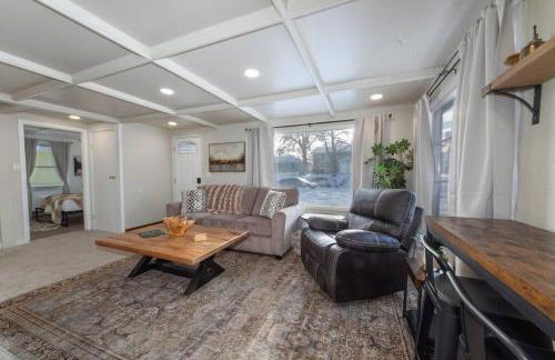 Adorable 2 BD 1 BTH Home Minutes Away from Gonzaga - Foto 8