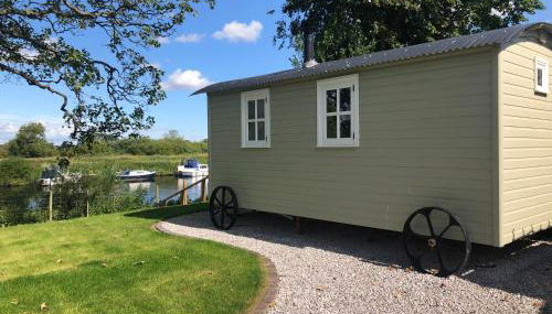 The Hut by the River - Foto 1