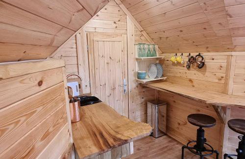 Tree Top Cabin with Private Hot Tub - Foto 4