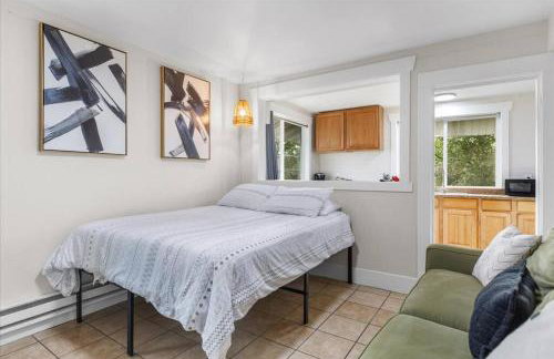 Unit 7: Updated downtown 1 bedroom! - Photo 1