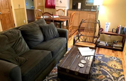 Rustic Cabin on 28-Acre Property in the Foothills of the Blue Ridge Mountains - Foto 45