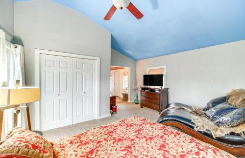 Historic Cabin with Yard 1 Mi to Lake Spavinaw! - Foto 17