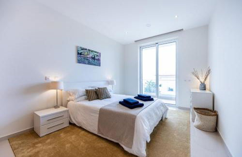 CoolHouses Algarve Lagos, 3 Bed modern Flat, outdoor & Indoor pools, Gym, Amor à Vida - Foto 23