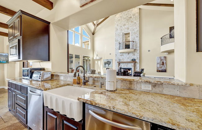 Luxurious Hill Country Retreat With Pool and Firepit! - Photo 15