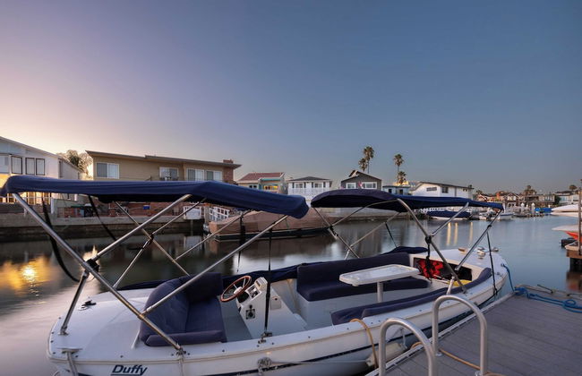 Canalfront Charmer by Avantstay Waterfront w/ Shared Dock + Hot Tub - Foto 44