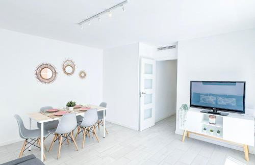 NUEVO, a 70 metros de la playa y con vistas al mar - Foto 8