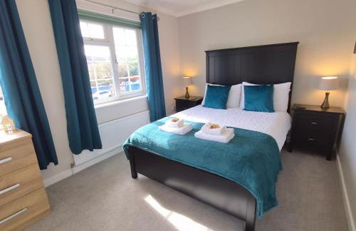 Alverstoke Manor - family home with pool table - Photo 6