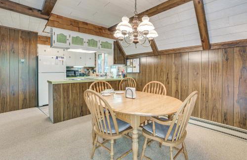 Lake Access Cabin with Deck, Fire Pit and Grill! - Foto 10