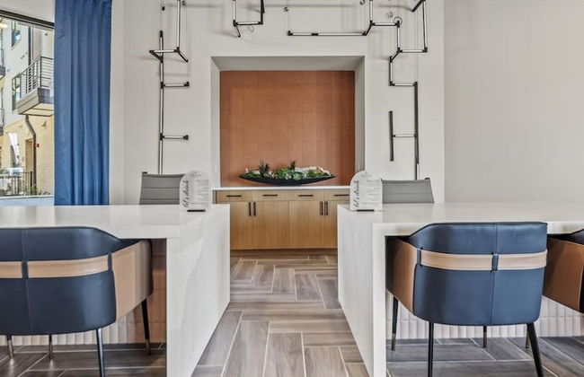 Prime West Downtown Studio w Washer Dryer - Foto 27