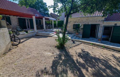 Kameni dvori - Photo 30