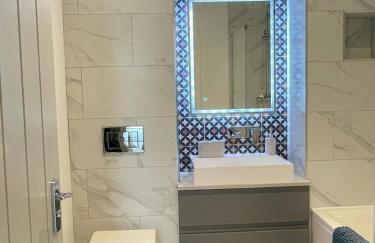 Exclusive 1 and 2 Bedroom Flats only 0,5 miles aw - Foto 43