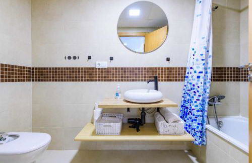 Apart. Port Arenal con terraza y piscina - Foto 15