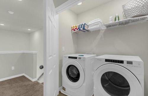 Upstay - Solara Resort Home w Pool BBQ Gamesroom - Foto 50