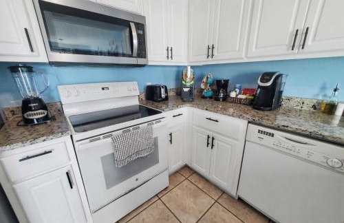 Navarre Beach Landing - Beach Gear Included - Walk to Beach - Sunset Views - Foto 49