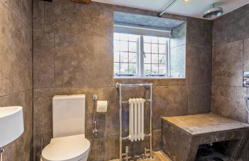 Secluded Mansion Retreat - Expansive Private Oasis - Pass the Keys - Foto 33