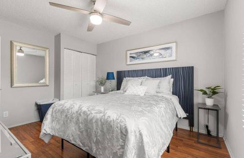 Fly In Style! Charming Townhome 6 Mins from RIC! - Foto 35