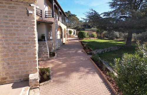 Slpendid villa with heated pool and Jacuzzi for 12 people in Saint-chamas - Foto 43