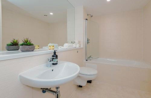 Stylish 2 Bed Apt by Royal Albert Dock & M&S Arena - Foto 22