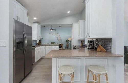 The Annabelle-- Bright 4 Bedroom Home, Heated Pool - Foto 33