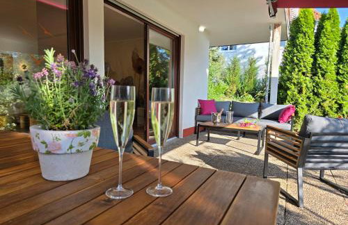 Exklusive Ferienwohnung Bad Salzschlirf - direkt am Waldrand - großer Garten kompett umzäunt - Hunde willkommen - 2 private Stellplätze - Foto 1