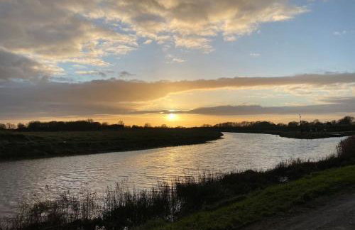 English Beach and Countryside - Photo 14