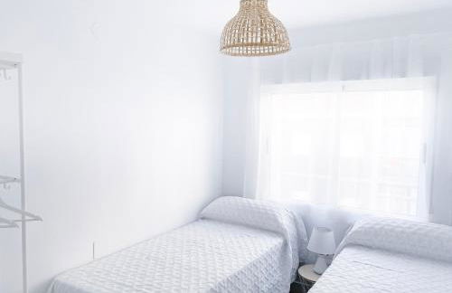 NUEVO, a 70 metros de la playa y con vistas al mar - Foto 37