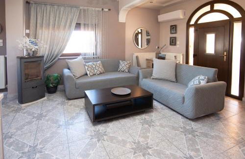 Sunrise Suite Olympiada - Luxury Beachfront Escape - Photo 12